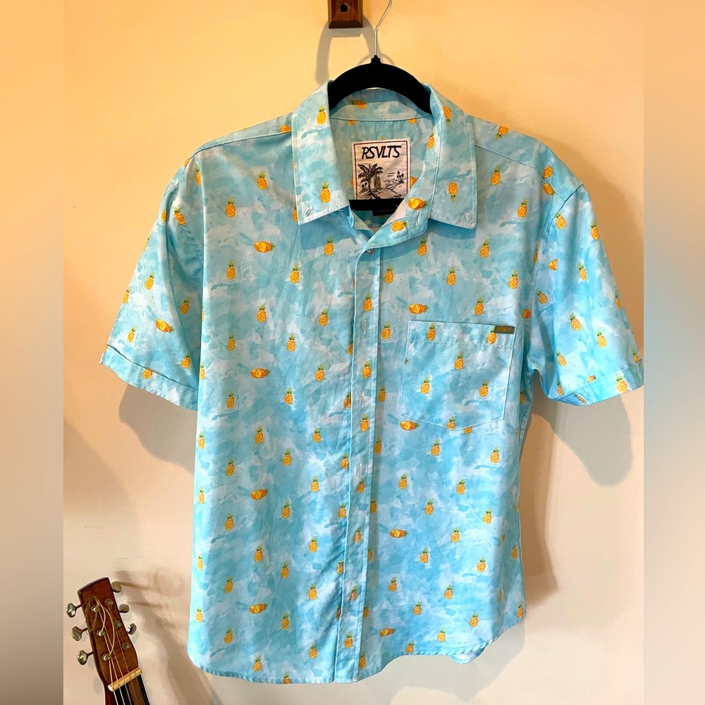 Medium rsvlts golf / aloha shirt